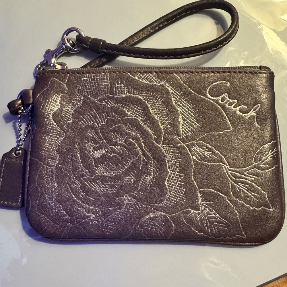 Coach Hematite Grey Floral script Wristlet Pouch RARE - EUC serial #43785 - Picture 16 of 16